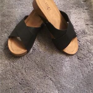 Rogue Women's Black Sandals